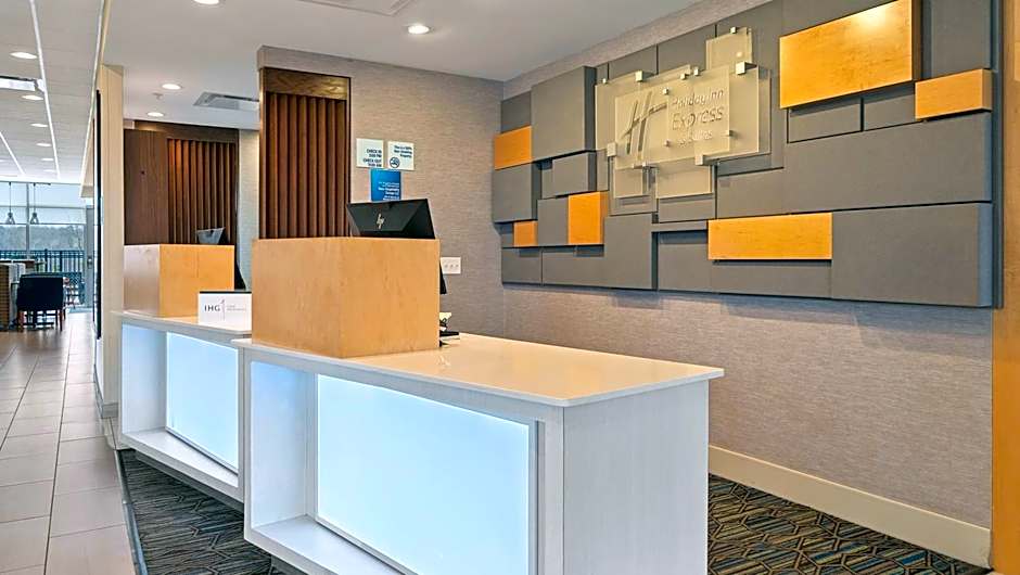 Holiday Inn Express & Suites Macon North By IHG