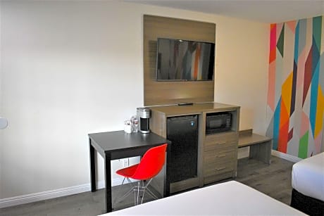 Accessible Two Queen Beds Non-Smoking