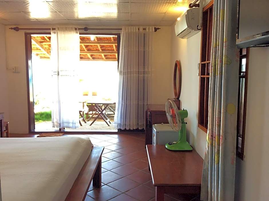 Photo 1 of 11 of Deluxe, Beachfront