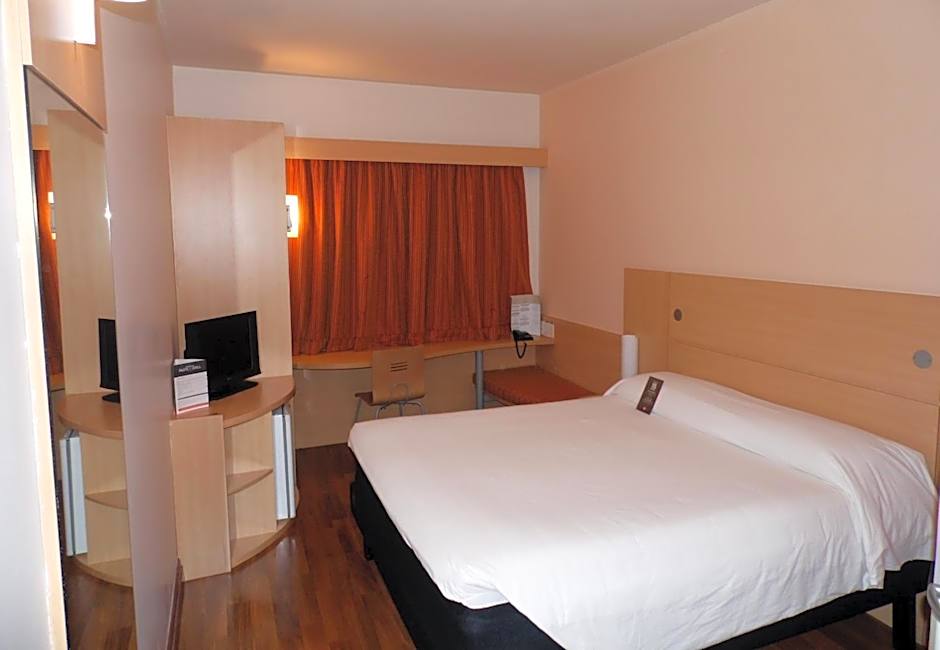 ibis Campo Grande