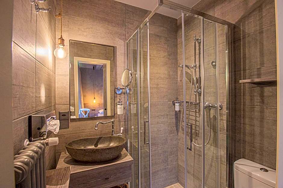 Seven Boutique Hotel