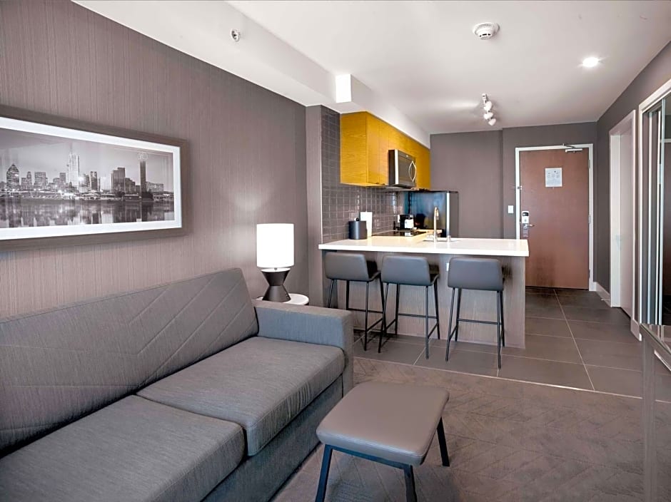 Sandman Signature Plano-Frisco Hotel