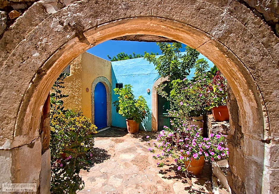 Arolithos Traditional Village Hotel