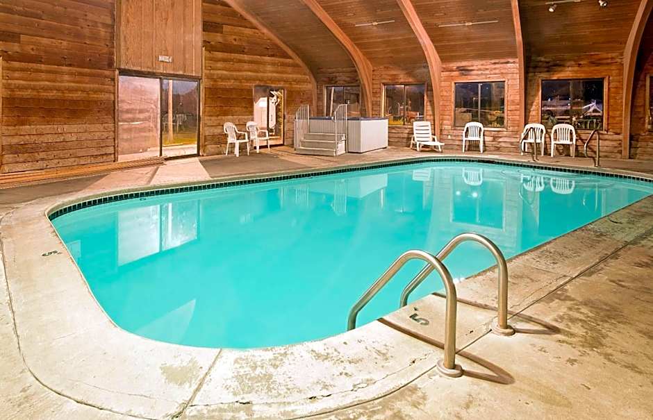 Super 8 by Wyndham Metropolis