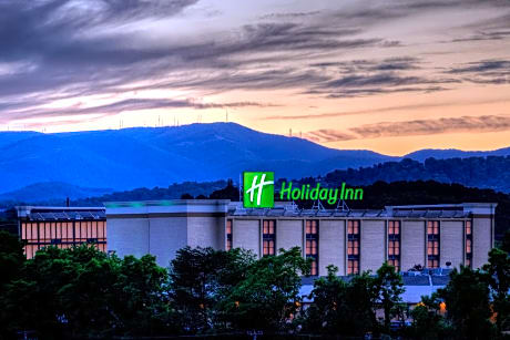 Holiday Inn Roanoke - Tanglewood Route 419 & I 581, an IHG Hotel