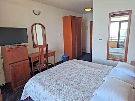 Economy Double Room with Sea View