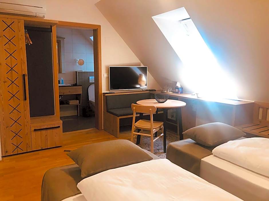 Na Vasi restavracija in prenočišča