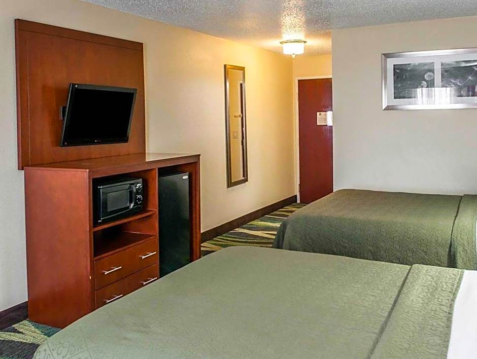 Quality Inn & Suites South Bend Airport