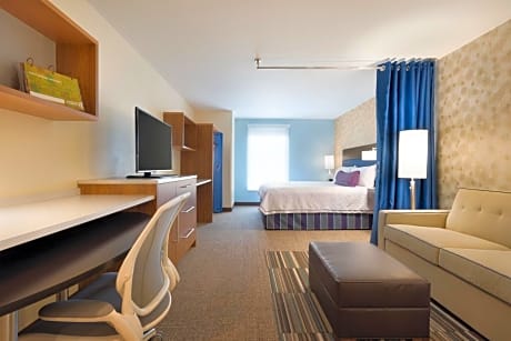 Home2 Suites by Hilton Milwaukee Airport