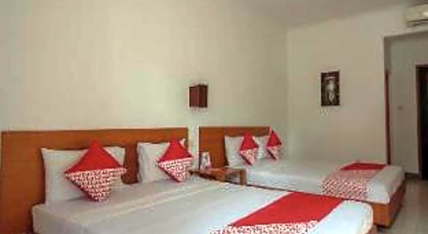 RedDoorz Plus @ Hotel Sofia Pangandaran