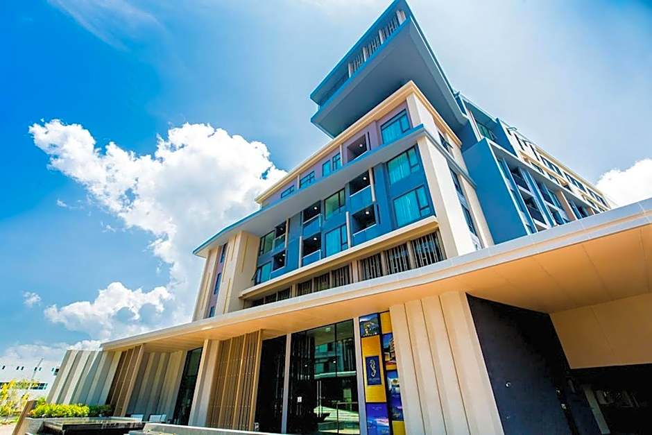 The Aristo by Holy Cow, 4-BR loft, 150 m2, pool view