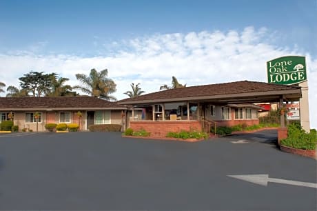 Lone Oak Lodge