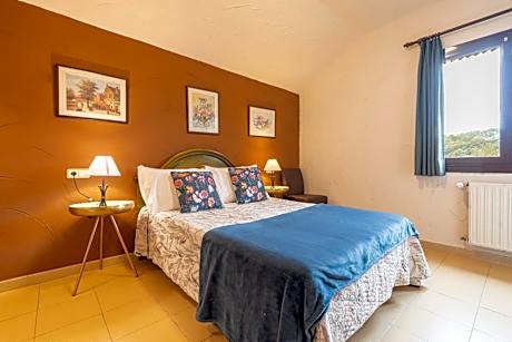 Double or Twin Room with parking
