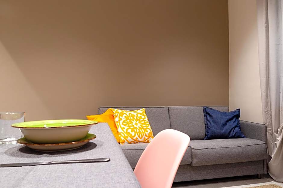 Bertola 17, centrale, stazione by HAPPYHOSTORINO