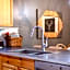 Ski In & 15 Minute Walk to the Lifts Hot Tub AC Pet Friendly