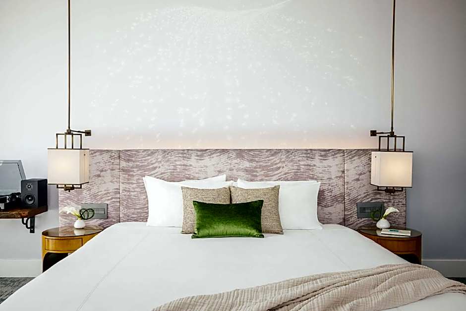 Dream Hollywood by Hyatt