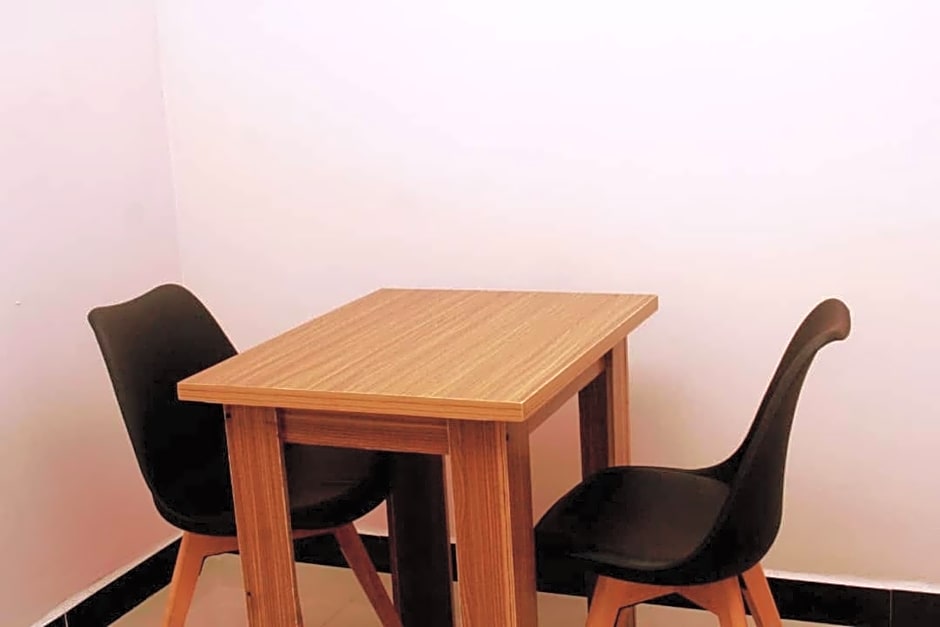 Lacoms Hotels and Suites