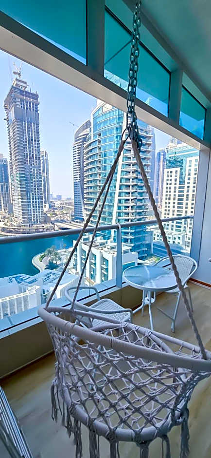 Spacious Apartment Marina View