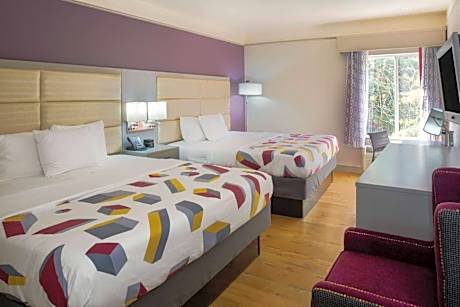 Queen Room with Two Queen Beds and Bathtub w/Grab Bars - Mobility/Hearing Accessible