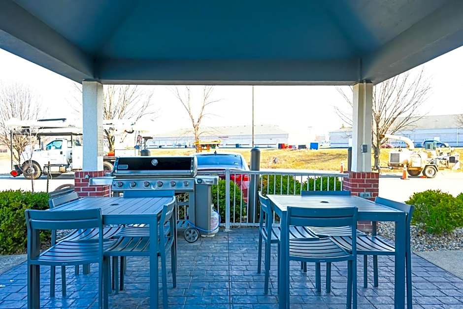 Candlewood Suites Champaign Urbana Univ Area Hotel By IHG
