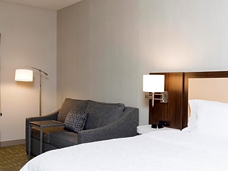 King 1 Bedroom Hospitality Non-Smoking