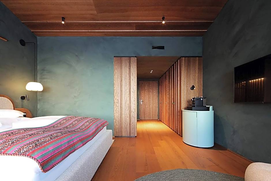 New Hotel Kristberg in Lech with SPA, outdoor pool and view