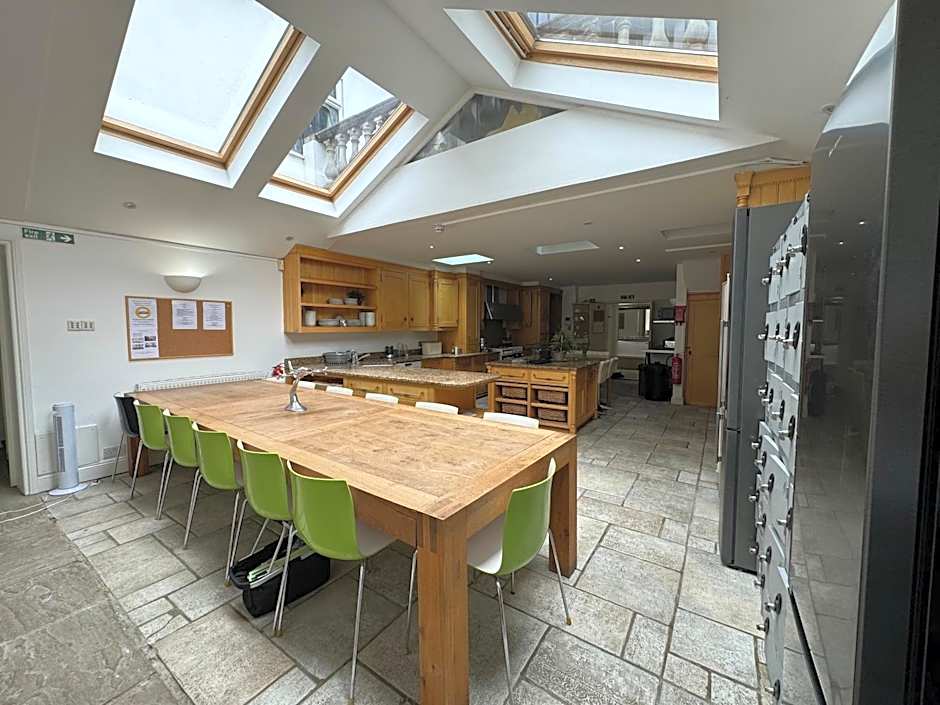 365 London Hostel