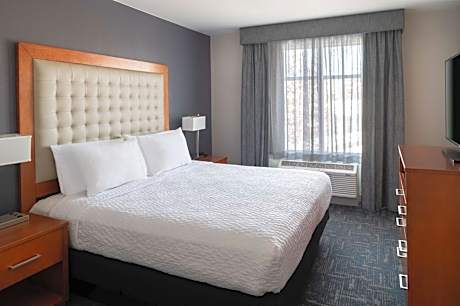 One-Bedroom King Suite