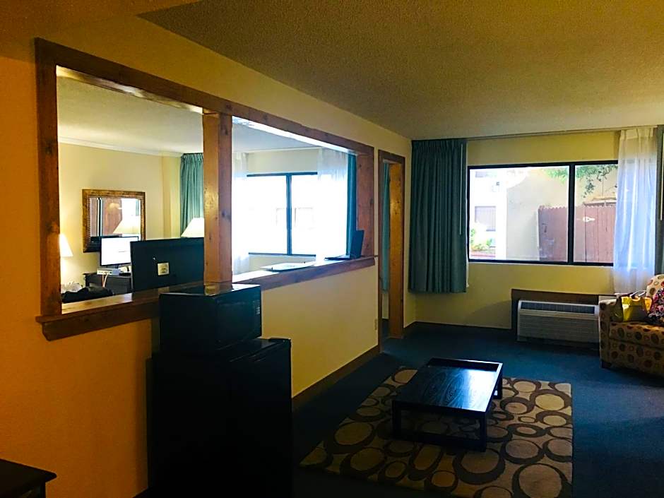 Days Inn by Wyndham Sherman