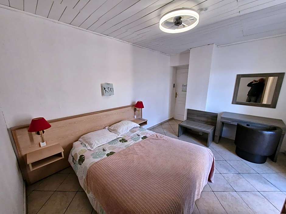 AUBERGE de SAINTE CROIX