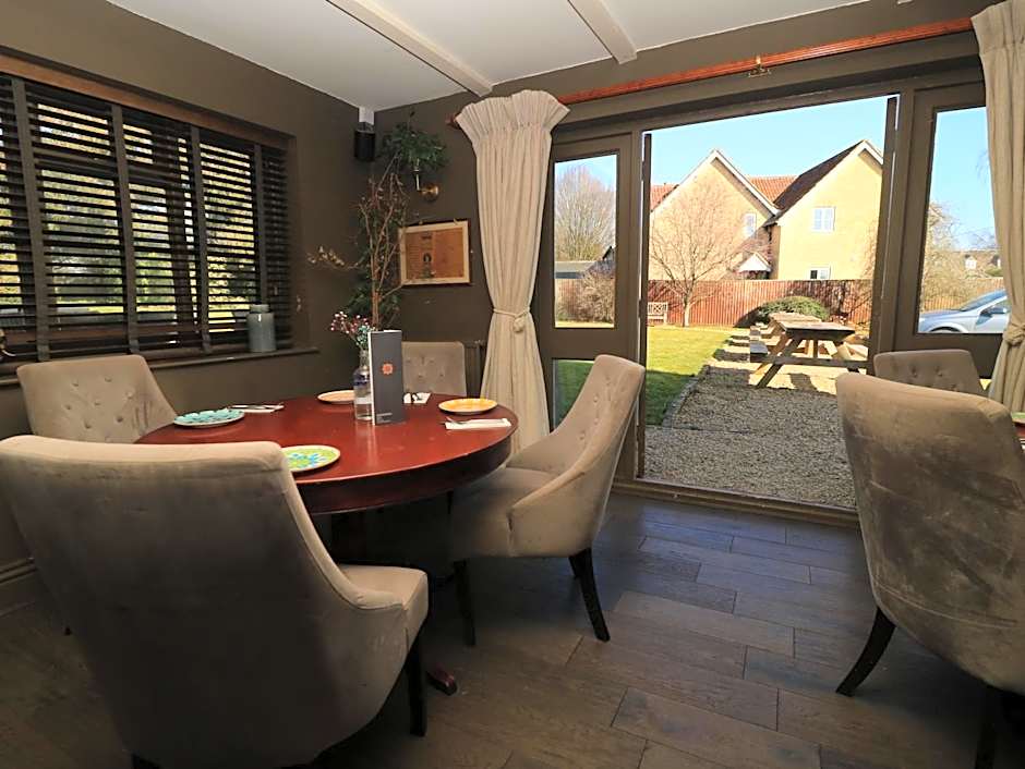 Pettifers Freehouse Hotel