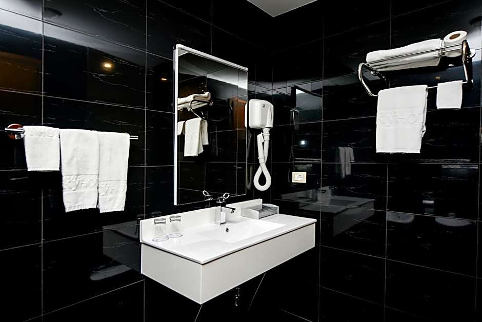 Sky Hotel Tirana