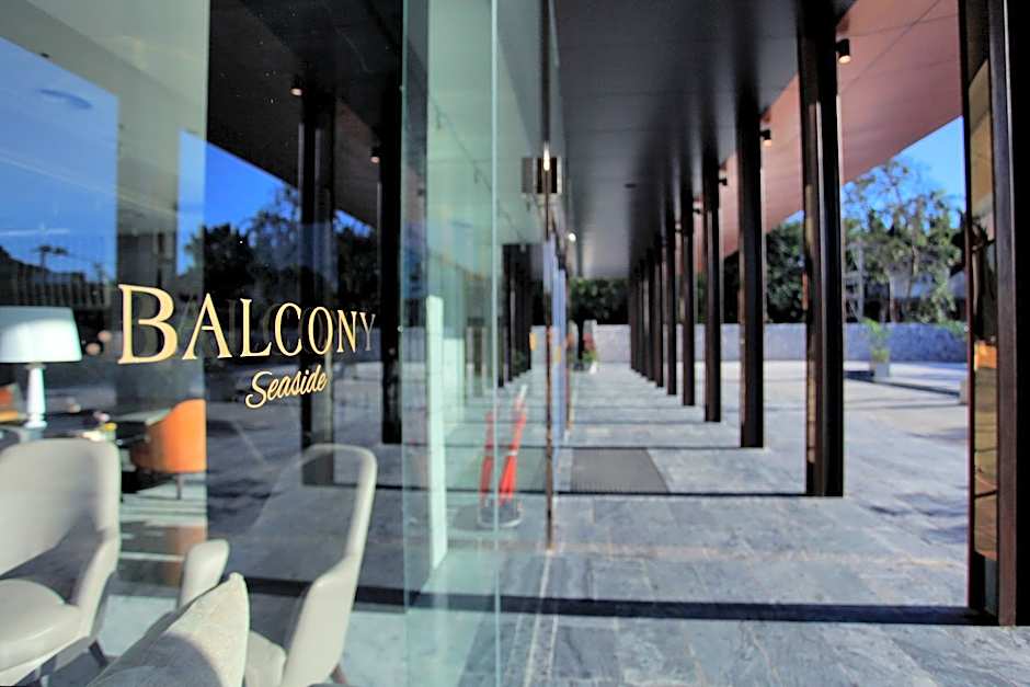 Balcony Seaside Sriracha Hotel & Serviced Apartments