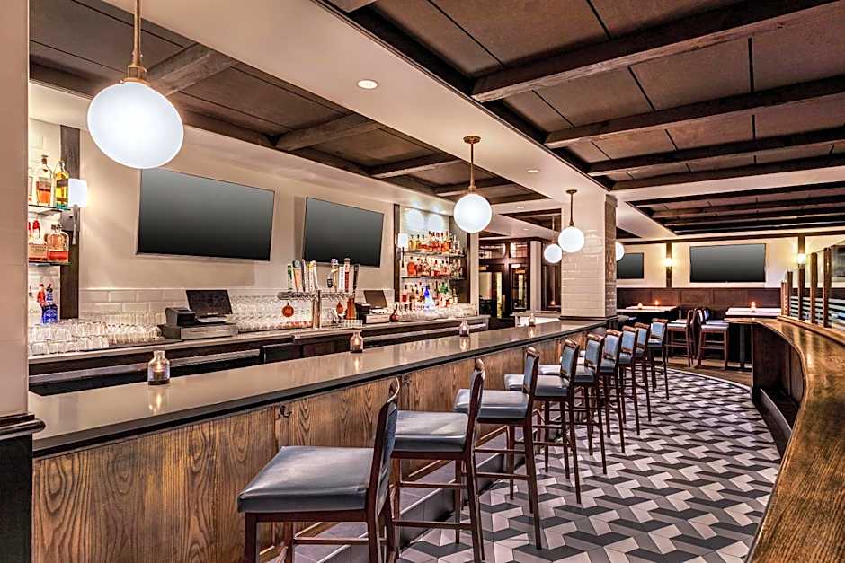 Four Points by Sheraton Norwood