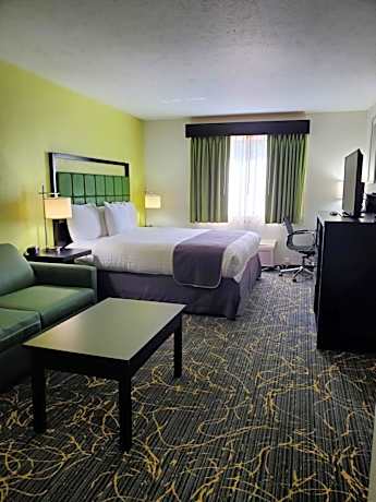 King Room with Bath Tub - Mobility Access/Non-Smoking