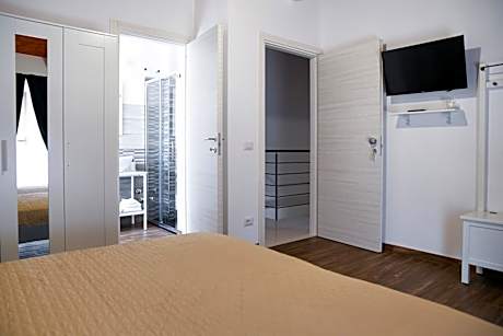 Triple Room with Private Bathroom