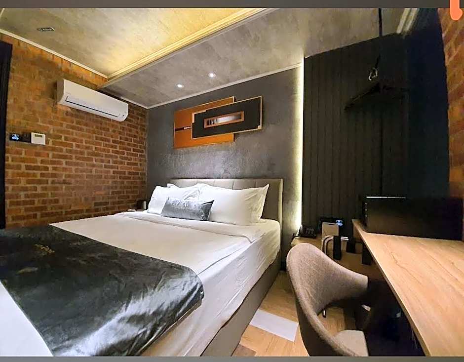 A&R Urban Hotel