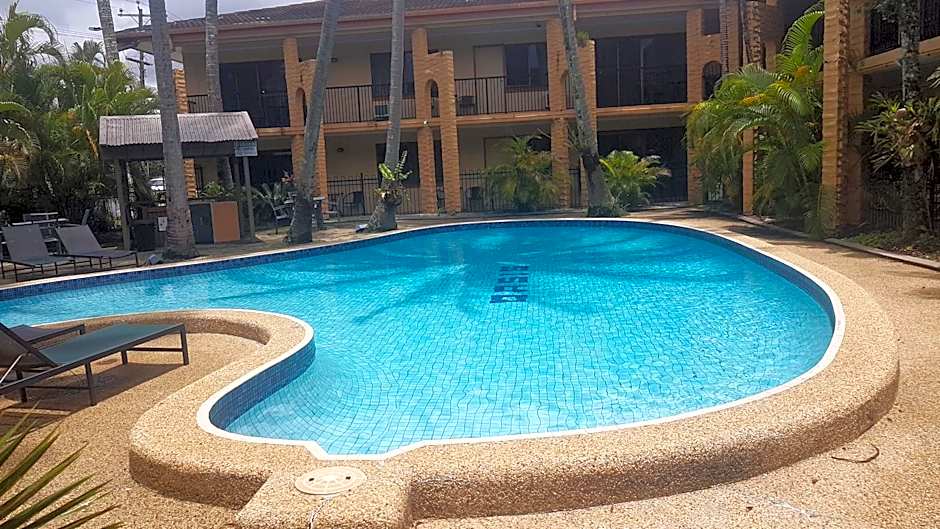 Oasis Inn Apartments