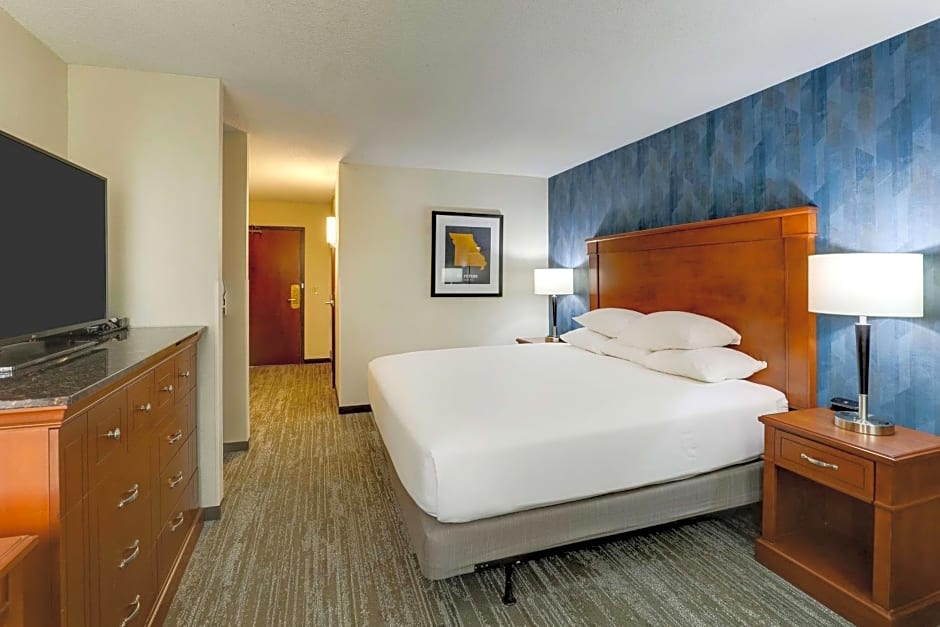 Drury Inn & Suites St. Louis St. Peters