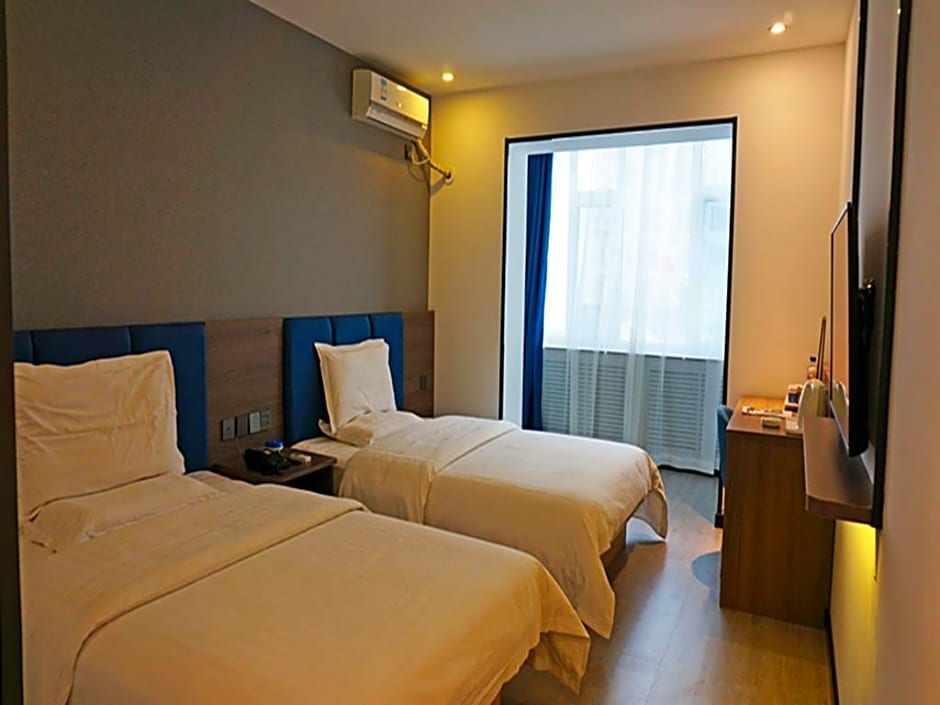 7 Days Premium Changchun Renmin NorthEast Normal University Pingquan Road