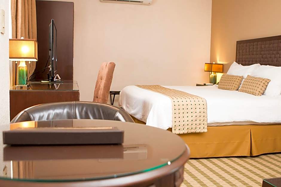 Hotel & Suites Rincon Del Valle