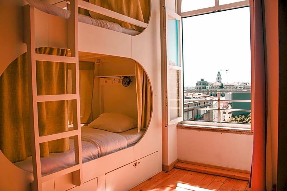 Urban Garden Porto Central Hostel