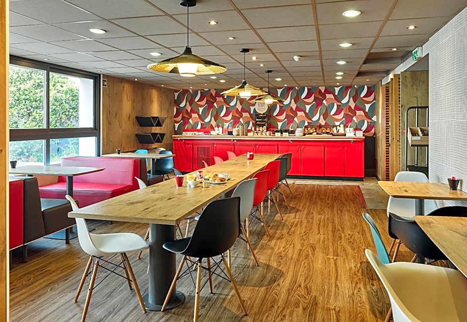 B&B HOTEL Paris Versailles