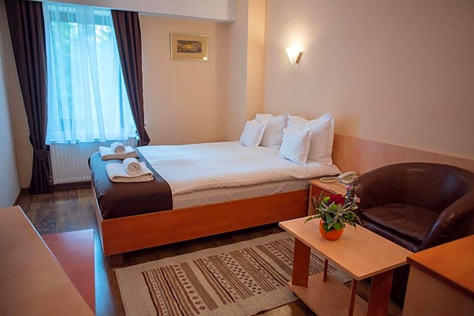 Hotel Marami