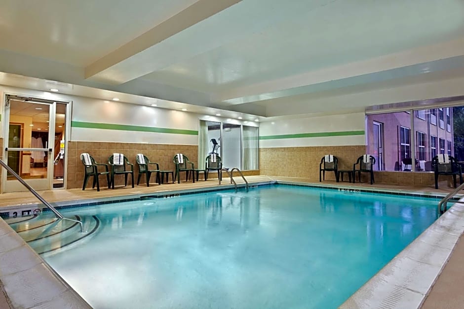 Country Inn & Suites by Radisson, Charlotte I-485 at Highway 74E, NC