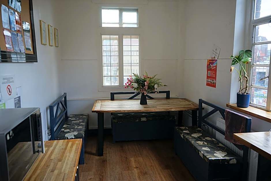 The Walrus Bar and Hostel