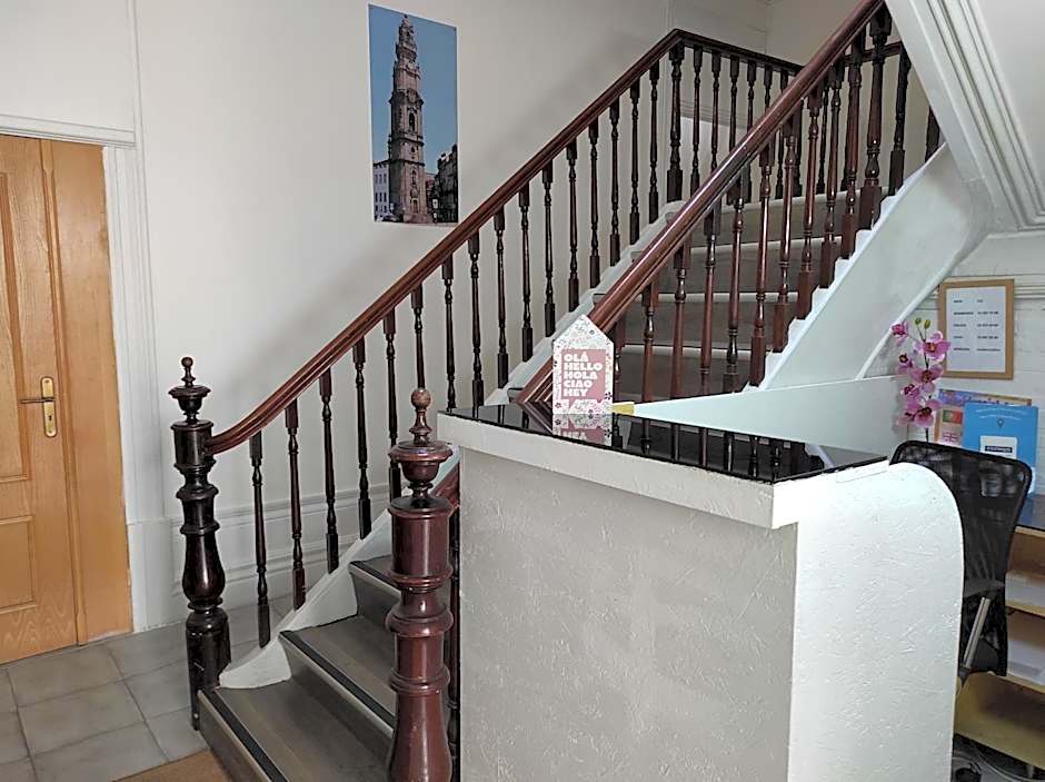 Lira Guest House B&B