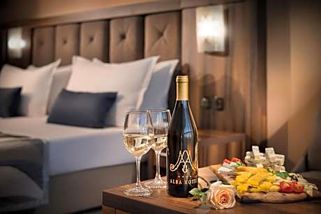 Comfort Twin Room Sea View with Balcony - Free Pool Access & Free WiFI