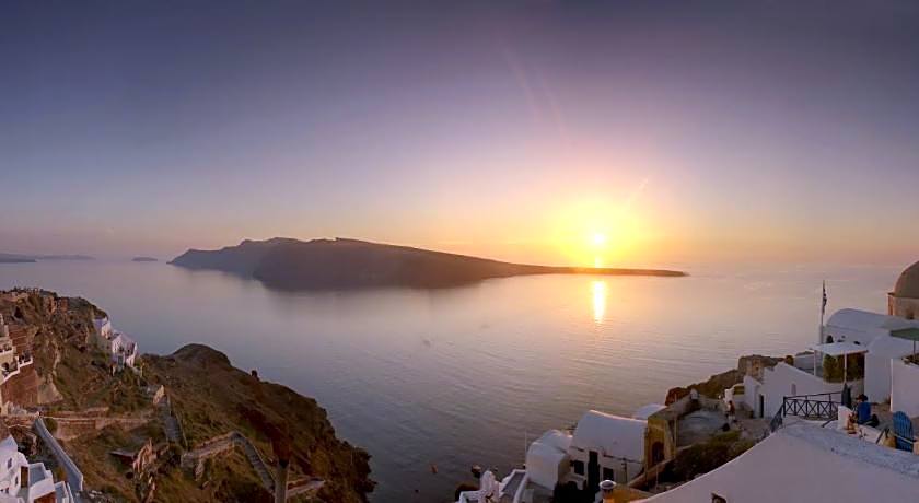 Art Maisons Oia Castle Hotel