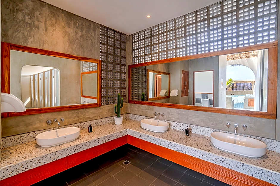 Roomates Surf Camp Canggu by Ini Vie Hospitality